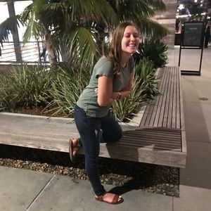 Meet your Posher, Alyssa